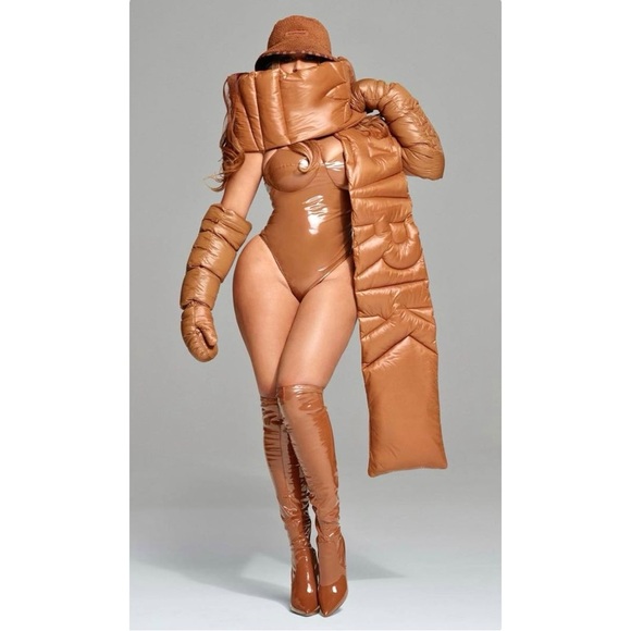 IVY PARK Accessories - NWT Ivy Park x Adidas Limited Edition Brown Padded Puffy Puffer Ski Gloves sz M